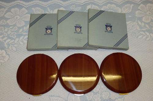 3x FANTASTIC VINTAGE (c1950's) USA MADE "LARGE" ROUND LADIES COMPACTS IN THEIR BOXES bid/compact