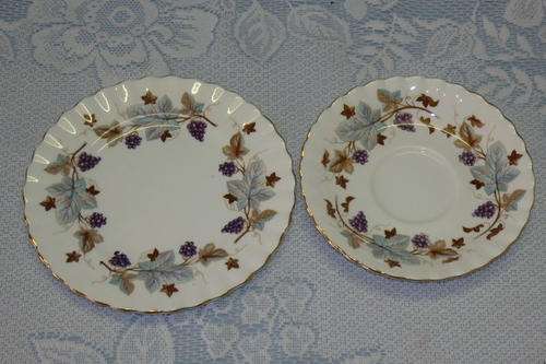 A STUNNING ROYAL ALBERT OF ENGLAND BONE CHINA "LORRAINE" PATTERN CAKE PLATE & SAUCER bid/piece