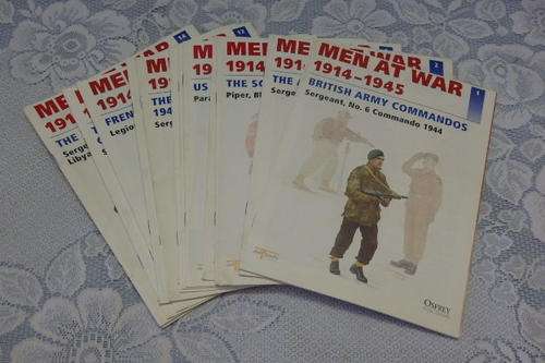 A FANTASTIC COLLECTION OF DEL PRADO FIGURINES "MEN AT WAR 1914 TO 1945" BOOKLETS IN GREAT CONDITION