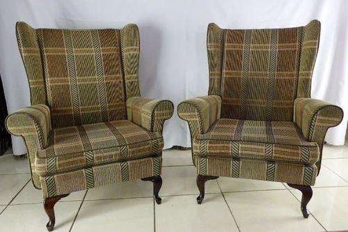 A PAIR OF EXQUISITE WING BACK CHAIRS IN GREAT CONDITION! PERFECT READING CHAIRS! bid/chair to take 1
