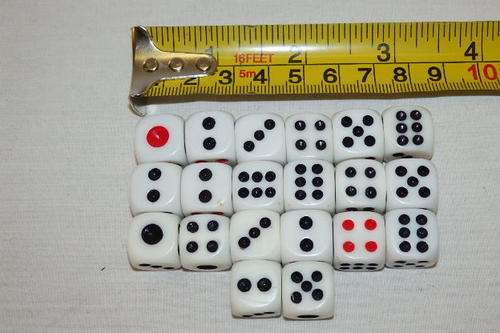 A FANTASTIC COLLECTION OF 20 DICE IN RED AND IN BLACK - IDEAL FOR AN ASSORTMENT OF GAMES