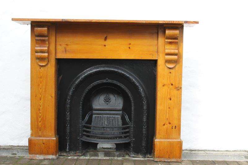 AN ABSOLUTELY SPECTACULAR ANTIQUE CAST IRON FIREPLACE WITH SOLID OREGON MANTLE SHELF!!! WOW!!!