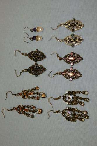 A WONDERFUL COLLECTION OF SIX PAIRS OF ASSORTED LADIES "FASHION COSTUME" JEWELLERY EARRING SETS