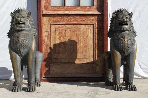 TWO LARGE ABSOLUTELY STUNNING CHINESE GUARDIAN LIONS (FOO DOGS) IN EXCELLENT CONDITION!! bid/lion