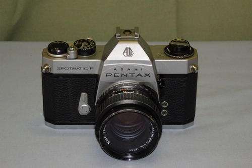 AN AWESOME VINTAGE (c1973) ASAHI PENTAX "SPOTMATIC F" 35mm SLR CAMERA IN GREAT CONDITION