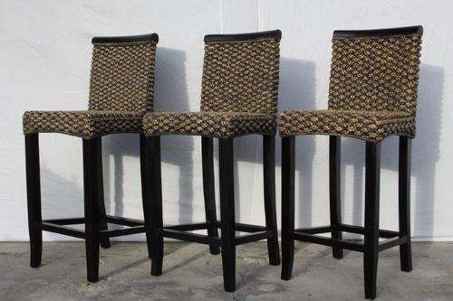 WOW!!! 3 STUNNING WICKER BAR STOOLS IN GREAT CONDITION FOR THE AGE! bid/chair