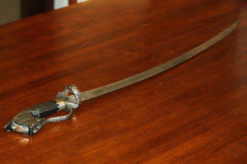 A MAGNIFICENT MIDDLE EAST / NORTH AFRICAN CURVED LONG SWORD WITH ORNATE HILT & BRASS INLAY! AWESOME!