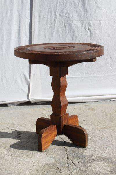 WOW! A MAGNIFICENT HAND CARVED VINTAGE COFFEE TABLE WITH SPECTACULAR DETAIL! WOW!!!