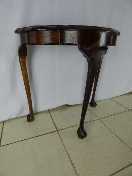 A FANTASTIC VINTAGE IMBUIA HALF MOON TABLE IN GOOD CONDITION FOR THE AGE!
