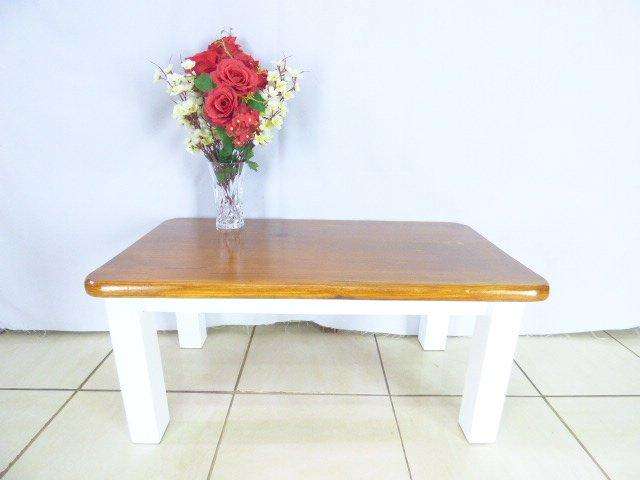 A STUNNING CENTRE COFFEE TABLE, WOODOC TREATED PINE IN EXCELLENT CONDITION!!!