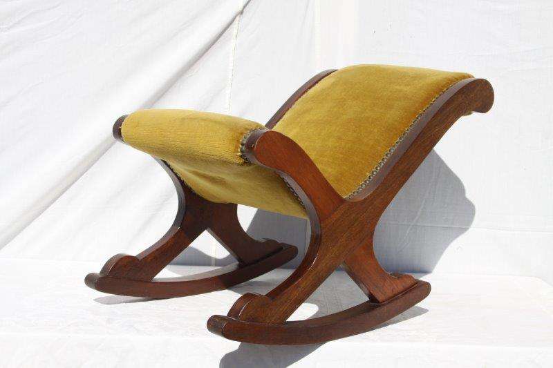 AN EXQUISITE VINTAGE SOLID TEAK ROCKING FOOTSTOOL IN EXCELLENT CONDITION FOR THE AGE! AWESOME!