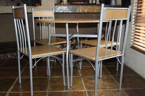 A STUNNING CAFE STYLE TABLE WITH 4 BEAUTIFUL CHAIRS IN EXCELLENT CONDITION!!!