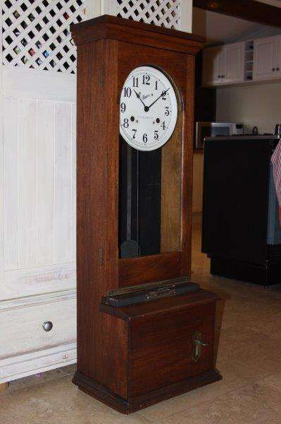 A MAGNIFICENT ANTIQUE SIMPLEX TIME CARD RECORDER IN WORKING CONDITION WITH THE KEY & TIME SHEETS!