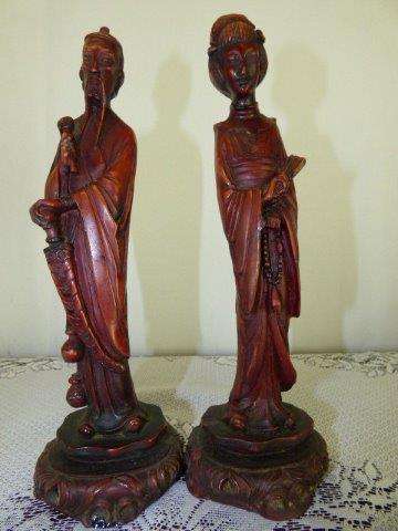 2 BEAUTIFUL AND VERY ELEGANT OXYLITE FIGURINES OF AN ORIENTAL MAN & WOMAN. STUNNING!!Bid/figurine