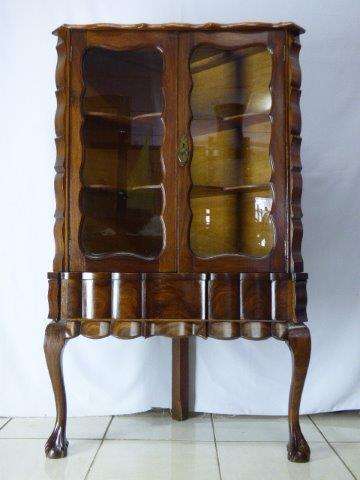 AN EXQUISITE ANTIQUE IMBUIA BALL & CLAW CORNER DISPLAY CABINET, BEAUTIFUL WOODWORK!!
