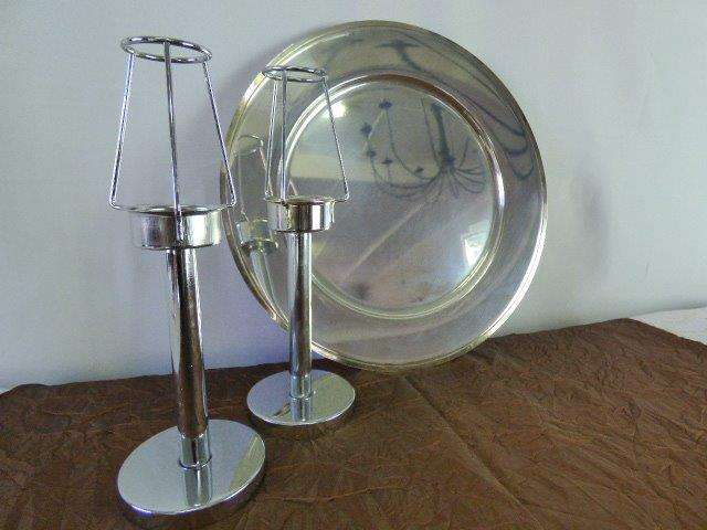 A GORGEOUS SILVER METAL PLATE AND TWO TEALIGHT CANDLE HOLDERS FOR YOUR TABLE. STYLISH!!