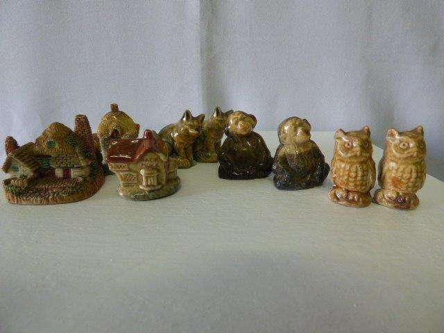 9 HIGHLY COLLECTIBLE WADE WHIMSIES, incl VILLAGE HOUSES, GORGEOUS FOR YOUR PRINTERS TRAY!!