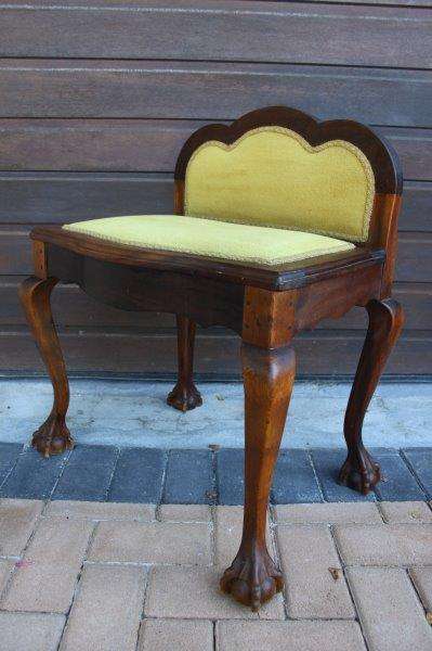 STUNNING ANTIQUE DRESSING TABLE OR PIANO STOOL IN EXCELLENT CONDITION!!! AWESOME UNUSUAL FURNITURE!!