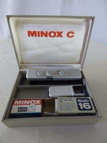 A REMARKABLE VINTAGE MINOX SPY CAMERA IN ITS ORIGINAL BOX WITH ACCESSORIES!! AWESOME GIFT!!!