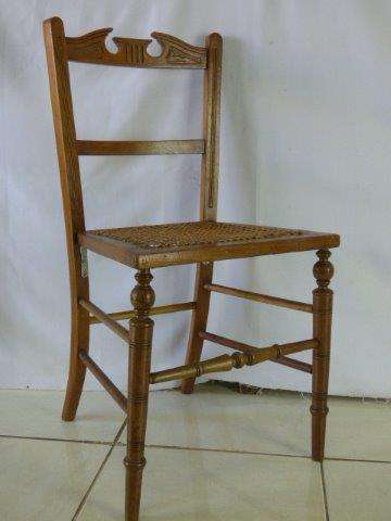 AN ABSOLUTELY GORGEOUS TEAK AND RATTAN GLOBE STYLE OCCASIONAL/SIDE CHAIR. FABULOUS IN ANY ROOM!!!
