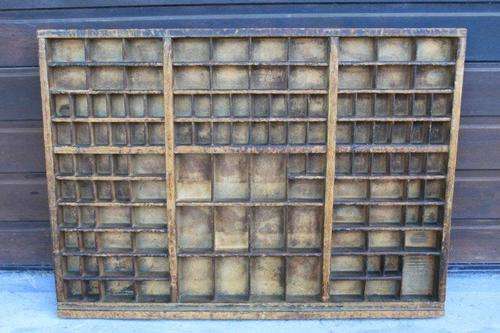 A FANTASTIC WOODEN PRINTERS TRAY WITH LOADS OF CHARACTER. PERFECT TO REDO IN YOUR OWN STYLE!!