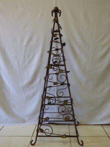 A VERY BEAUTIFUL VINTAGE WROUGHT IRON CREEPING PLANT STAND! PERFECT PATIO FURNITURE!