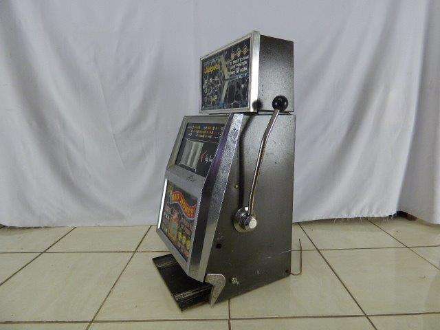 AN AWESOME VINTAGE SEGA ONE ARM BANDIT FOR A PROP OR REFURB, STUNNING IN YOUR PUB OR LAPA!!