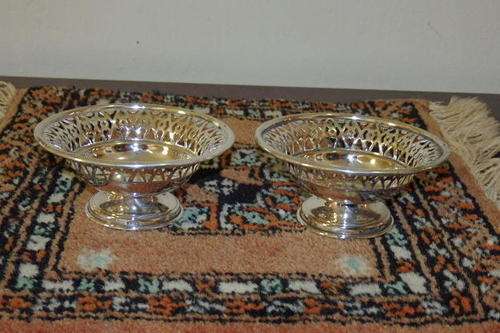 TWO BEAUTIFUL EPNS SILVER PLATED "PUNCHED" NUT/ GEM BOWLS WITH STUNNING DETAILING
