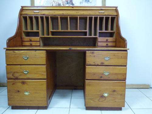 WOW! AN EXQUISITE LARGE OREGON PINE ROLL TOP WRITING BUREAU w LOTS OF DRAWS, GORGEOUS. (RE LIST)
