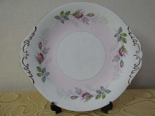 A GORGEOUS VERY ELEGANT PARAGON *BRIDAL ROSE PATTERN* HANDLED CAKE SERVING PLATE . BEAUTIFUL!