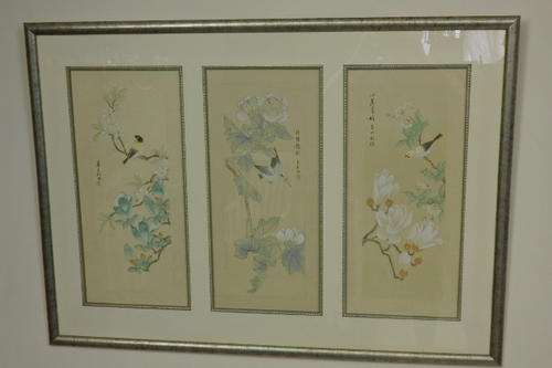 A SPECTACULAR "THREE PANEL" ORIENTAL PRINT PICTURE WITH EXQUISITE "BIRD" THEMED DETAILING