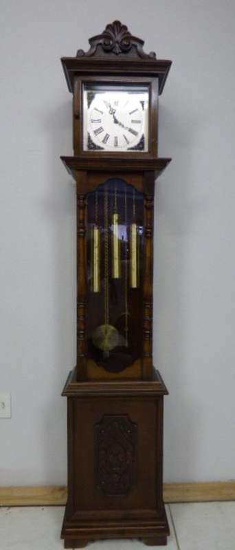 A MAGNIFICENT WORKING VINTAGE LAURIS LONGCASE GRANDMOTHER CLOCK IN FANTASTIC CONDITION!!! WOW!!!