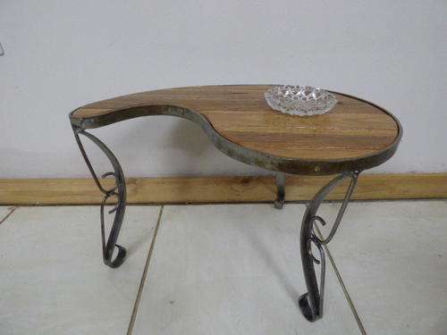 A VERY STRIKING AND UNUSUAL KIDNEY SHAPED IRON AND WOOD SIDE TABLE. STUNNING IN ANY HOME1!!