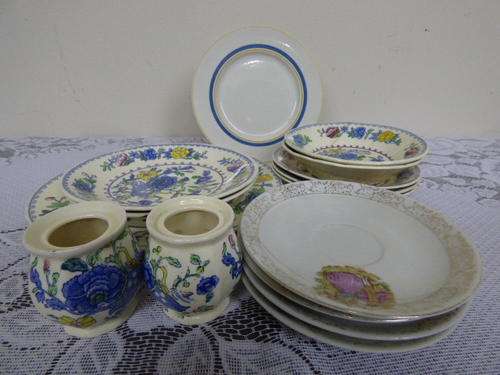 A LOVELY LOT OF MIXED PORCELAIN PLATES AND BOWLS PLUS TWO CANDLE HOLDERS!!