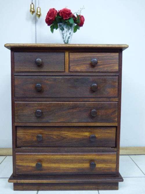 A FABULOUS, STYLISH SOLID BLACKWOOD CHEST OF SIX DRAWERS, STUNNING IN ANY HOME!!!