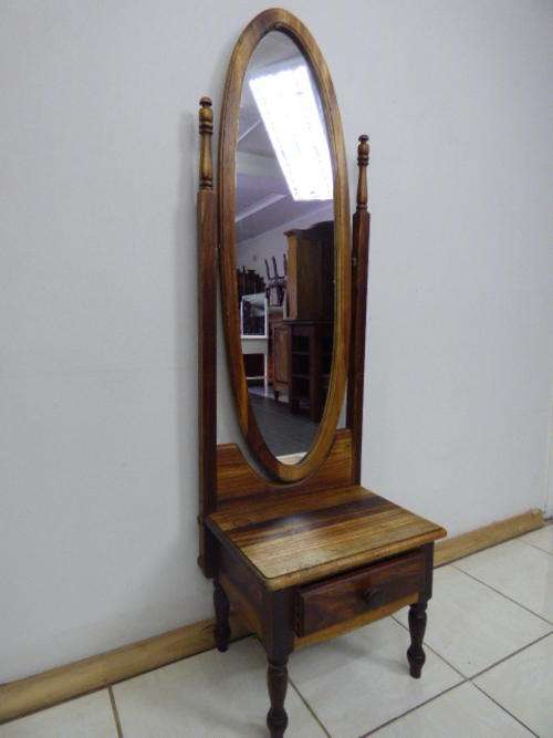 AN EXQUISITE SOLID BLACKWOOD CHEVAL DRESSER WITH A DRAW, ABSOLUTELY STUNNING!!!