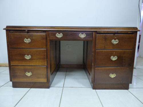 A STUNNING IMBUIA EXECUTIVE DESK w/ 7 DRAWERS & TWO PULL OUT WORK SURFACES. MAGNIFICENT QUALITY!!!