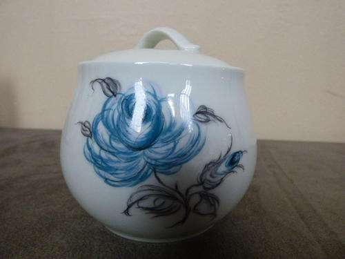A BEAUTIFUL & SCARCE LIMOGES OF FRANCE COLLECTABLE PORCELAIN SUGAR BOWL IN FANTASTIC CONDITION!