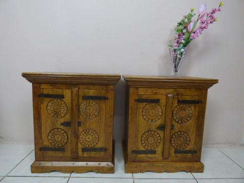 A BEAUTIFUL, STYLISH MATCHING PAIR OF BURMESE TEAK BEDSIDE PEDESTALS, IN FANTASTIC CONDITION!Bid/ped