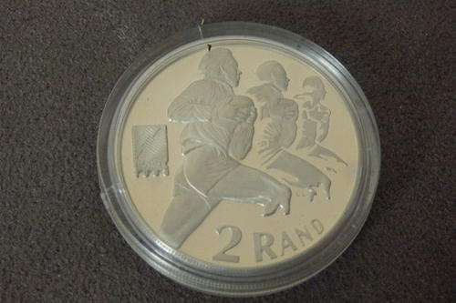 A 1995 SOUTH AFRICAN RUGBY WORLD CUP "R2.00" COIN IN ITS ORIGINAL SA MINT PRESENTATION BOX
