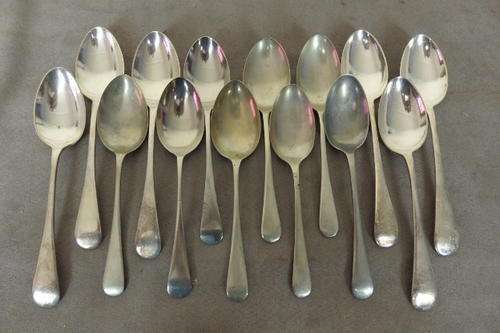 AN AWESOME COLLECTION OF 14x ASSORTED DINNER SPOONS INCLUDING VINTAGE & NEWER bid/spoon