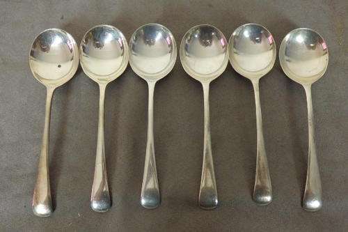 A GORGEOUS SET OF SIX VINTAGE ENGLISH MADE (F&W LTD) SILVER PLATED (A1) SOUP SPOONS