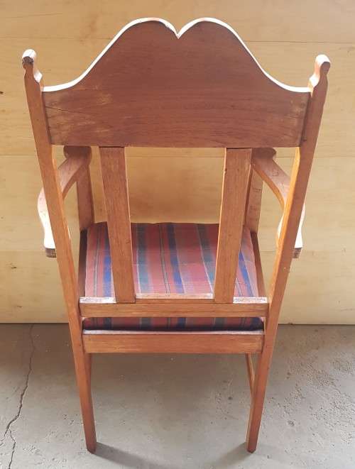 A fabulous vintage Oak armchair for restoration