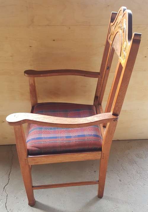 A fabulous vintage Oak armchair for restoration