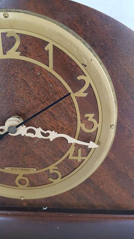 A vintage Seth Thomas battery operated clock