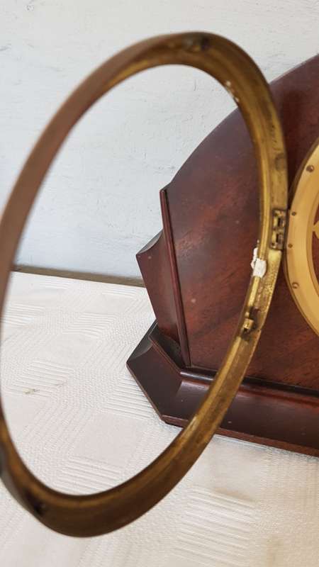 A vintage Seth Thomas battery operated clock