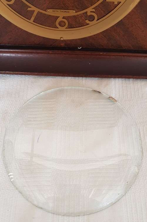 A vintage Seth Thomas battery operated clock