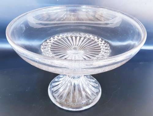 A stunning footed glass centre table fruit bowl