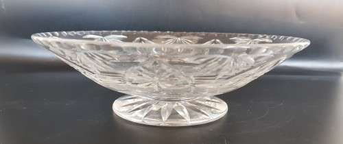A beautiful cut crystal centre table bowl