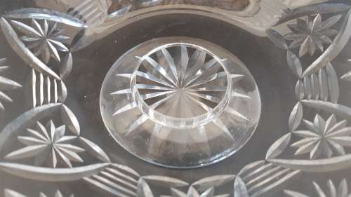 A beautiful cut crystal centre table bowl
